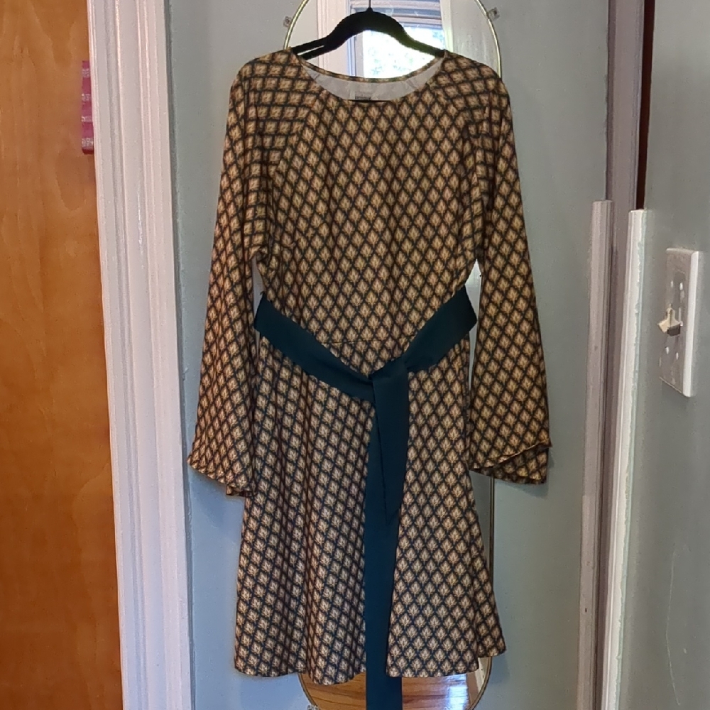 Unique Vintage 1970’s Deco Print Bell Sleeve Dress with Sash, Size 18/2X
